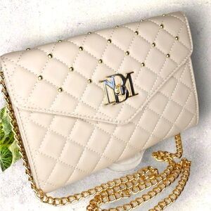 NEW WITH TAGS CROSSSBODY DIAMOND QUILTING OFF WHITE